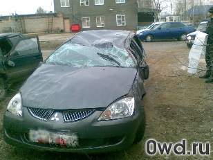 Битый автомобиль Mitsubishi Lancer